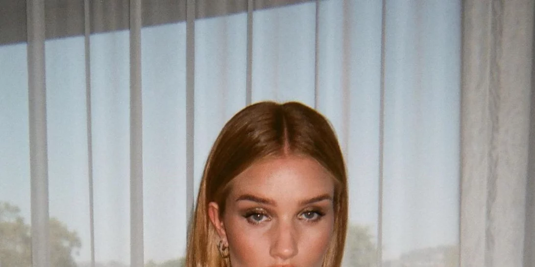 Η Rosie Huntington-Whiteley λανσάρει ένα νέο clean beauty brand