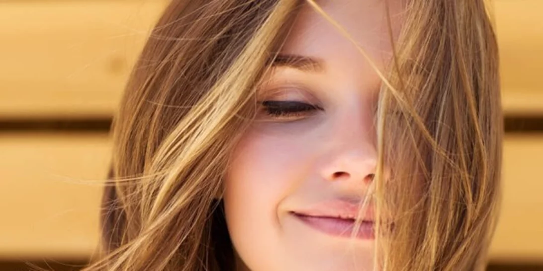 Έχεις τριχόπτωση; 6 συμπληρωματικές κινήσεις που θα σώσουν τα μαλλιά σου