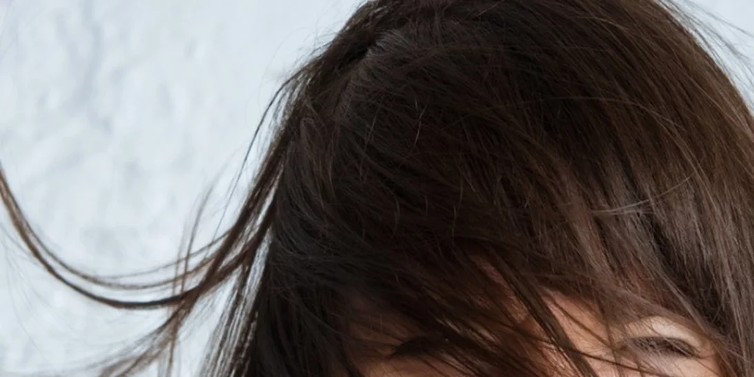 Τι να κάνω για τα λιπαρά μαλλιά; Αντίο στα λαδωμένα μαλλιά με αυτά τα μυστικά!