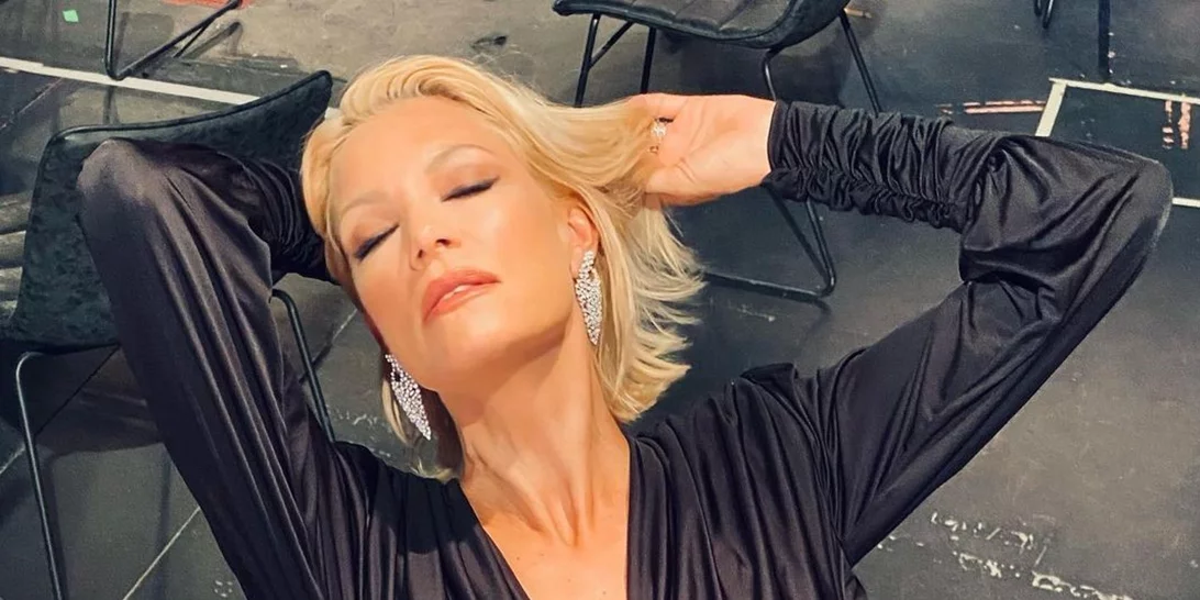 Η Βίκυ Καγιά απογειώνει το μικρό μαύρο φόρεμα