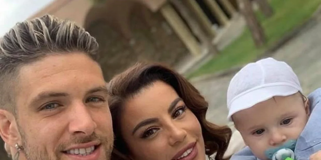 Ειρήνη Παπαδοπούλου | Με λευκό mini φόρεμα στο πλευρό του Αλέξανδρου Πασχαλάκη που έγινε νονός