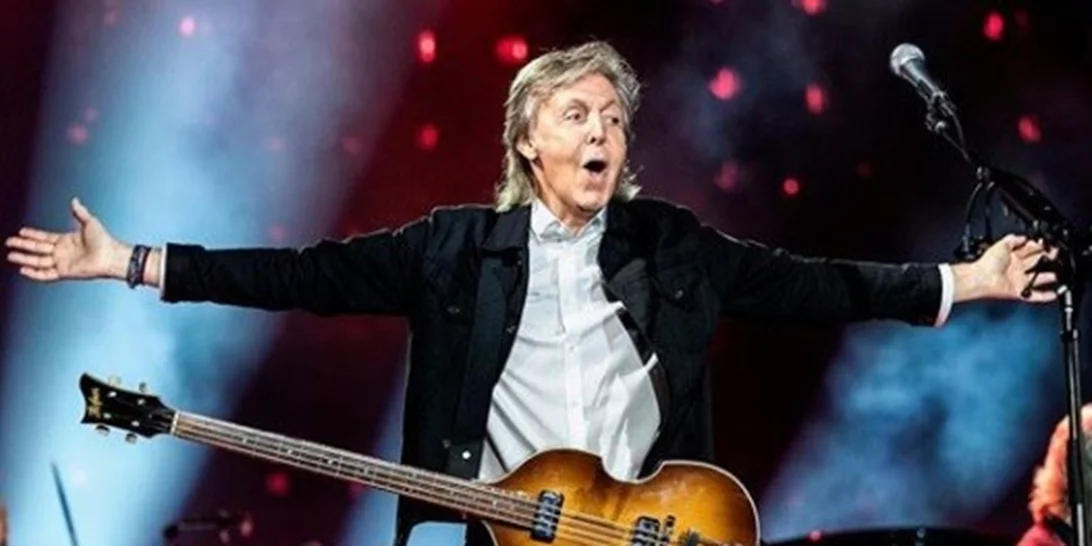 Στον  Paul McCartney αρέσει να φοράει μάσκα