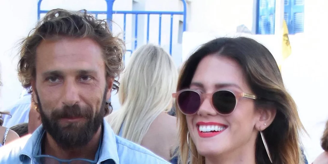 Νίκη Θωμοπούλου | Φωτογραφίζει τον Γιάννη Μαρακάκη με την οχτώ μηνών κόρη τους, Τζοάνα