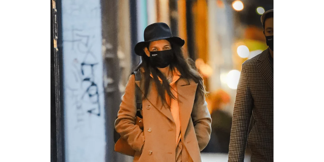 Katie Holmes | Απογείωσε ξανά το casual look με τζιν και hoodie