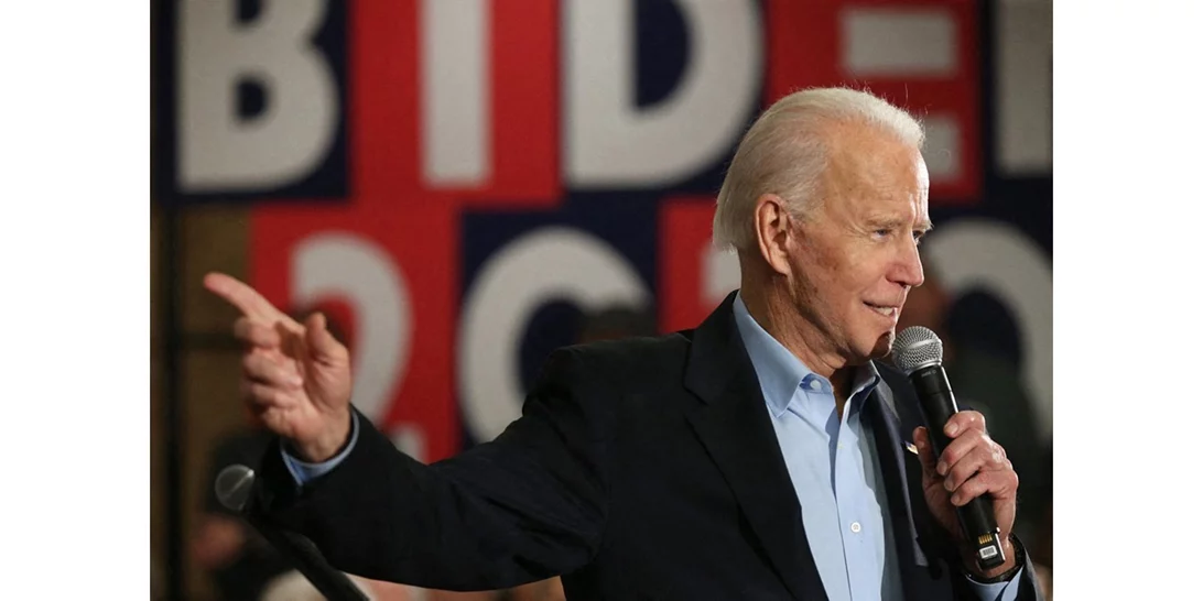 Εξώφυλλο του Spiegel | Ο Joe Biden βάζει πίσω στη θέση του το κεφάλι του Αγάλματος της Ελευθερίας