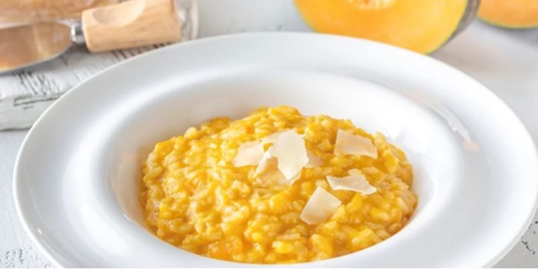 Ριζότο με κίτρινη κολοκύθα και παρμεζάνα