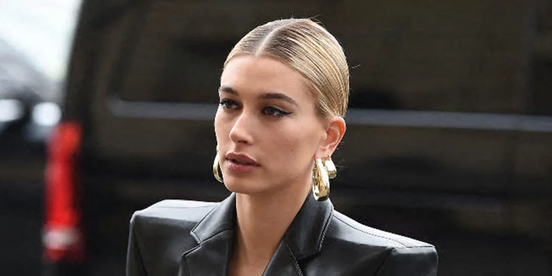 Η Hailey Bieber έχει γενέθλια και το γιορτάζει με ένα υπέροχο beauty look