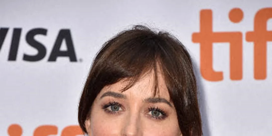 Dakota Johnson | Δες τη wow αλλαγή στα μαλλιά της