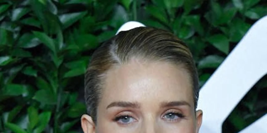 Rosie Huntington Whiteley | Tα 7 μυστικά ομορφιάς στα οποία ορκίζεται