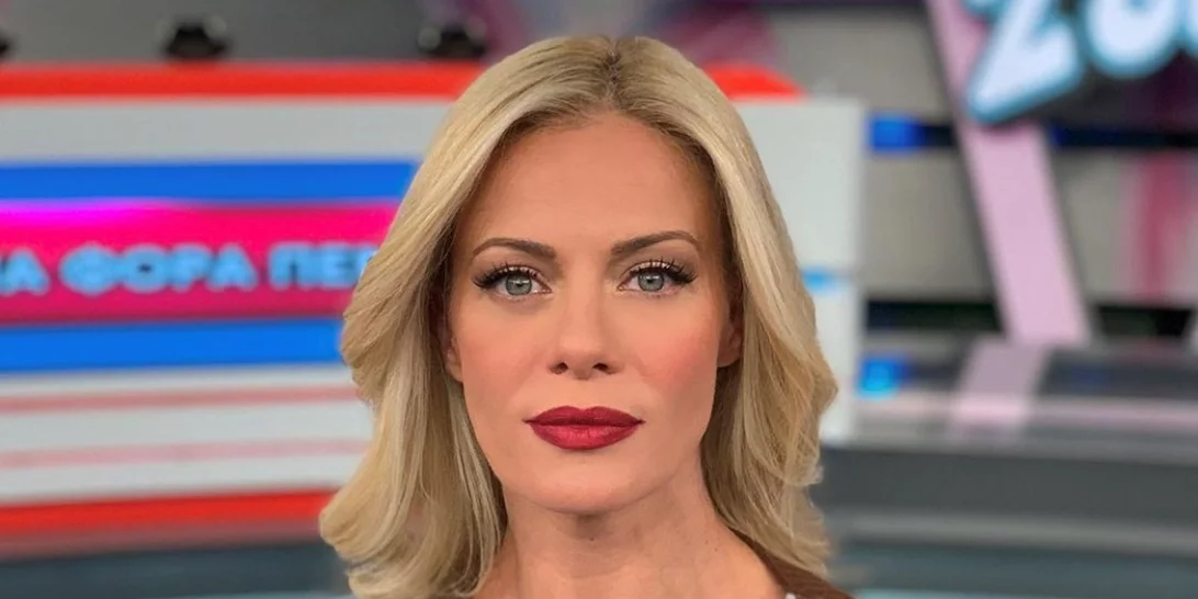 Από όλα τα πουλόβερ του φετινού χειμώνα, αυτό είναι το πιο ιδιαίτερο | To φόρεσε η Ζέτα Μακρυπούλια