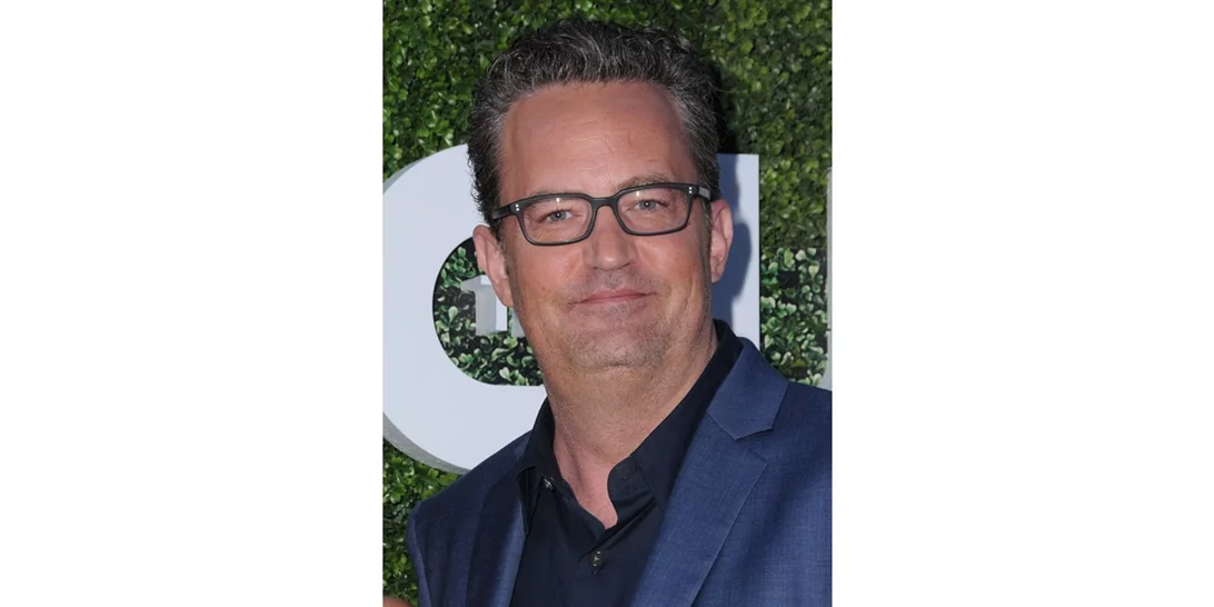Matthew Perry | Αρραβωνιάστηκε την 29χρονη αγαπημένη του  Molly Hurwitz