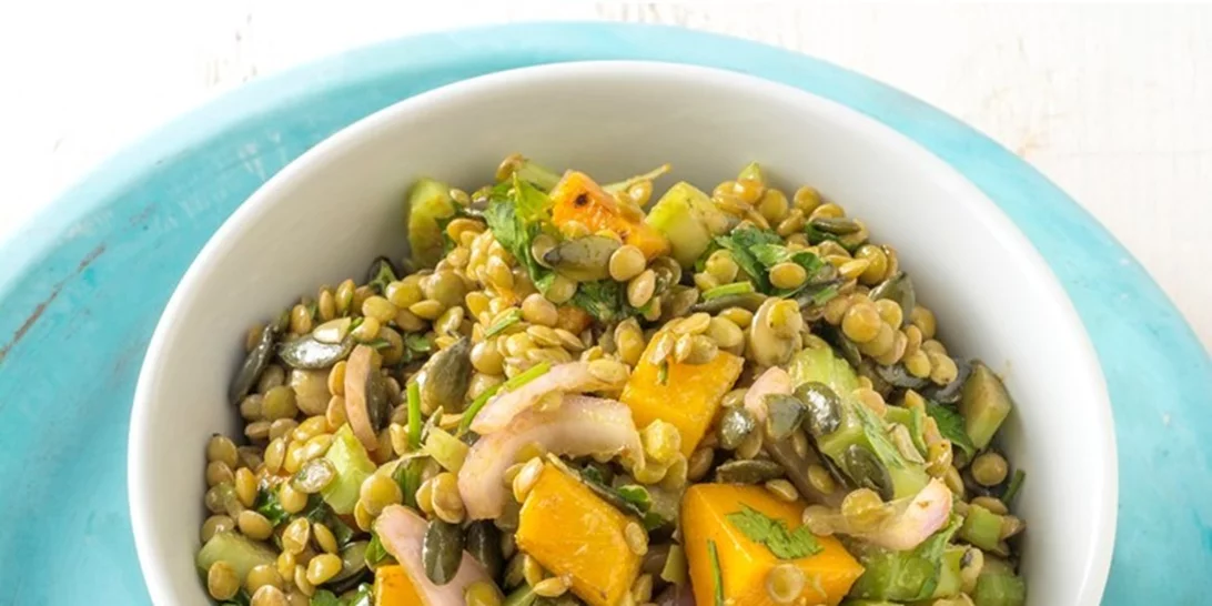 Σαλάτα με ψητή κολοκύθα και φακές