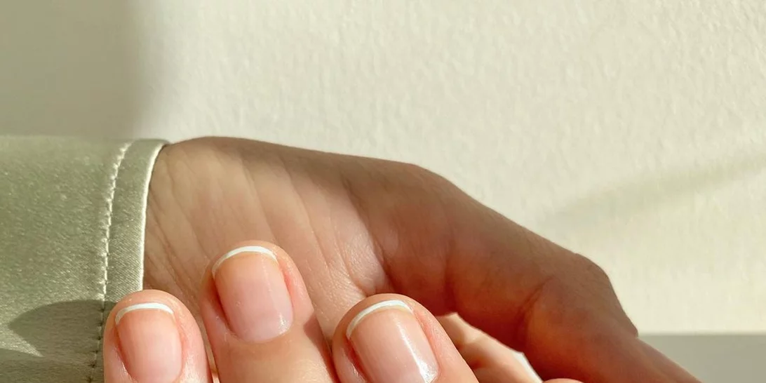 Το μανικιούρ που έχει κατακλύσει το Instagram είναι και το πιο μίνιμαλ της σεζόν