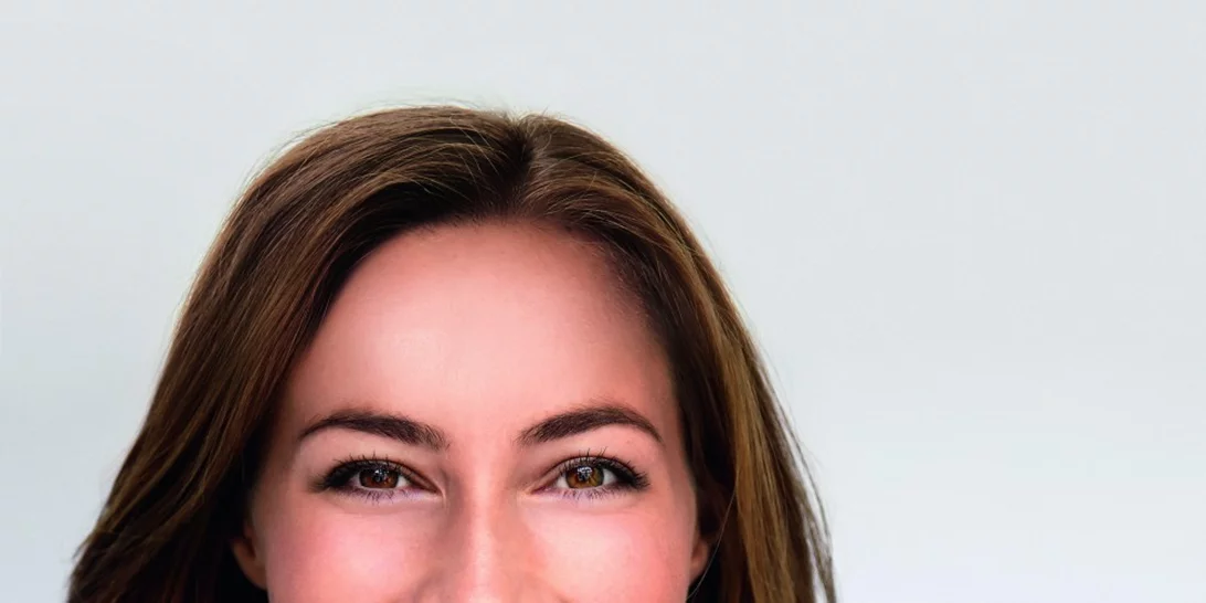 Έχεις θαμπό και κουρασμένο δέρμα; Δες πώς θα μειώσεις τα σημάδια κούρασης στο πρόσωπό σου