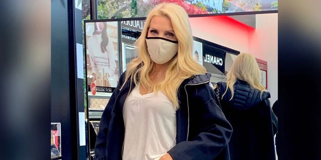 Ελένη Μενεγάκη | Η τελευταία βόλτα στα μαγαζιά πριν το lockdown (pics)