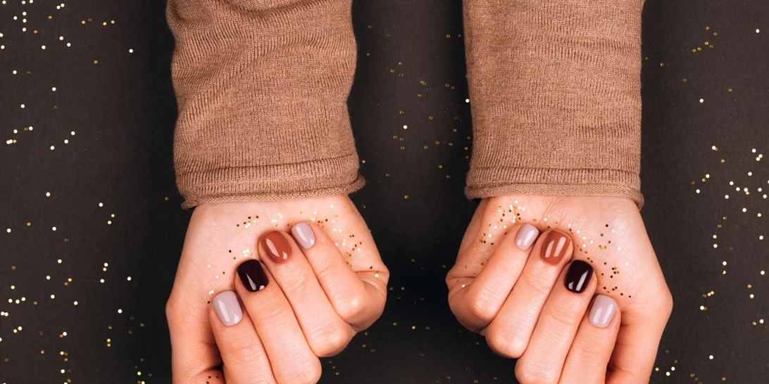 7+1 nail art ιδέες που θα εμπνεύσουν το γιορτινό μανικιούρ μας