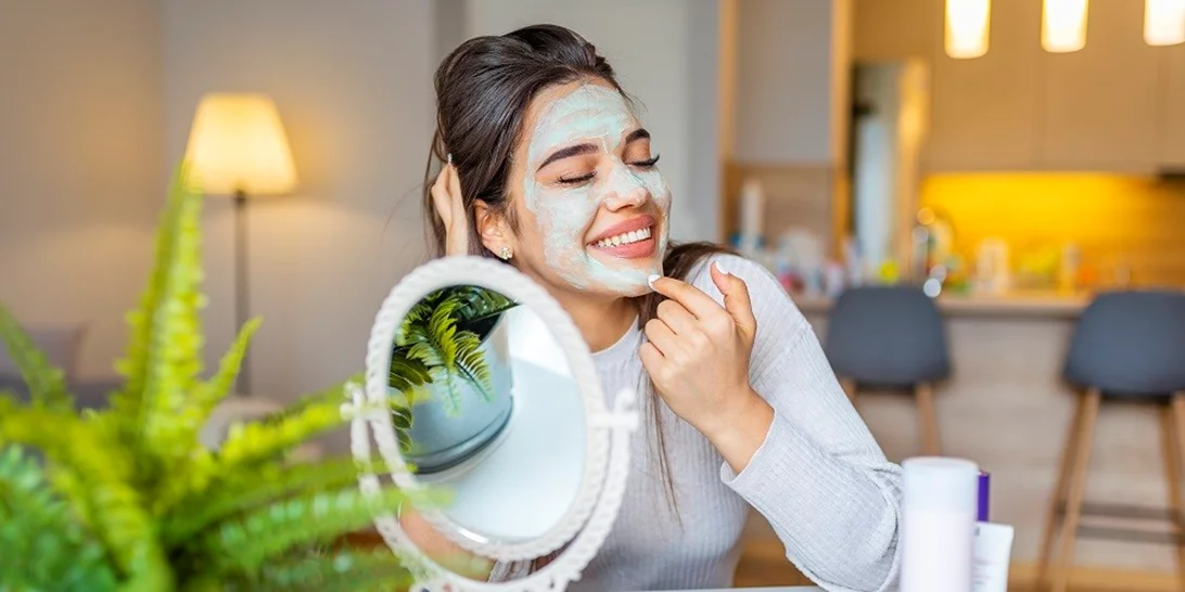 3 εύκολες σπιτικές μάσκες προσώπου για σπυράκια που πρέπει να δοκιμάσεις