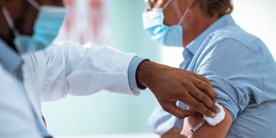 Κορονοϊός | Το εμβόλιο των Pfizer/Biontech είναι «αποτελεσματικό κατά 90%»