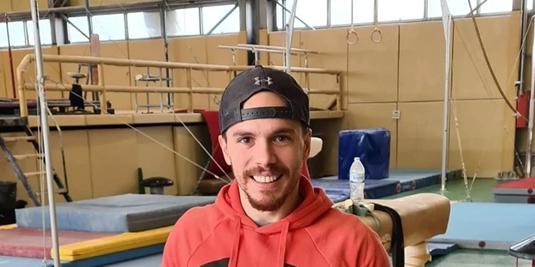 Λευτέρης Πετρούνιας | Γιόρτασε τα 30 του χρόνια με μια εντυπωσιακή τούρτα