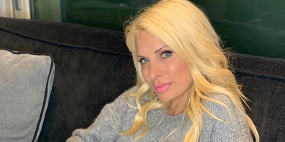 Ελένη Μενεγάκη | Ποζάρει με τη μικρή Μαρίνα, φορώντας μάσκες