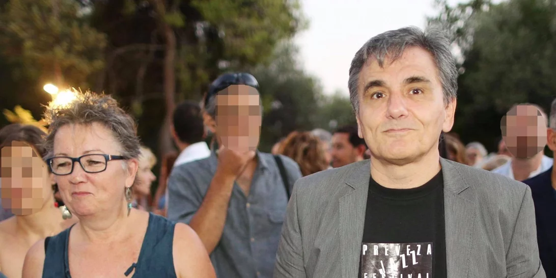 Ευκλείδης Τσακαλώτος | Πήρε διαζύγιο από τη Heather Denise Gibson έπειτα από 35 χρόνια κοινής πορείας