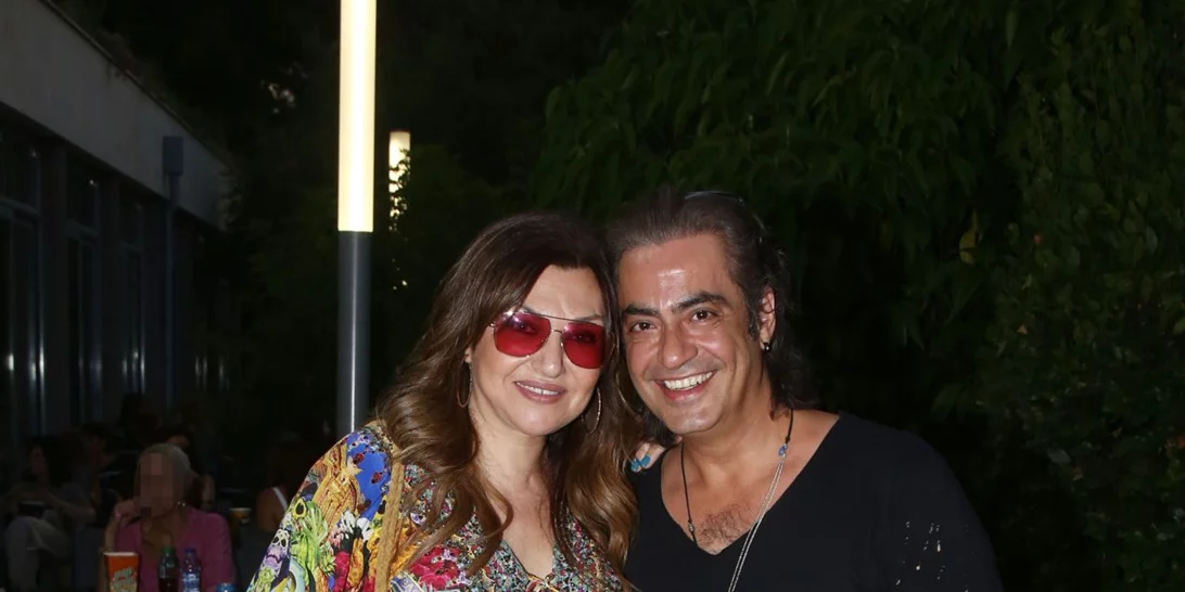 Καίτη Γαρμπή - Διονύσης Σχοινάς | Στόλισαν το χριστουγεννιάτικο δέντρο τους - Το οικογενειακό «στολίδι» με τον γιο τους