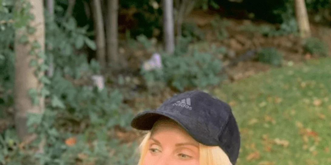 «Ώρα για περπάτημα» | Το casual outfit της Ελένης Μενεγάκη στην πρωινή της βόλτα