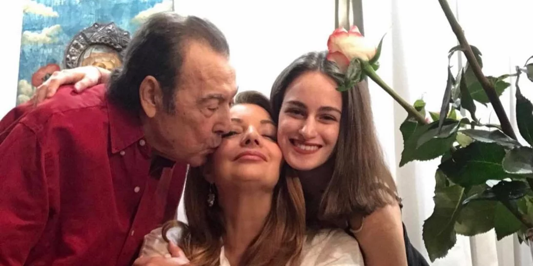 Άντζελα Γκερέκου | Το κλασικό σπίτι που στέγασε τον έρωτά της με τον Τόλη Βοσκόπουλο (pics)