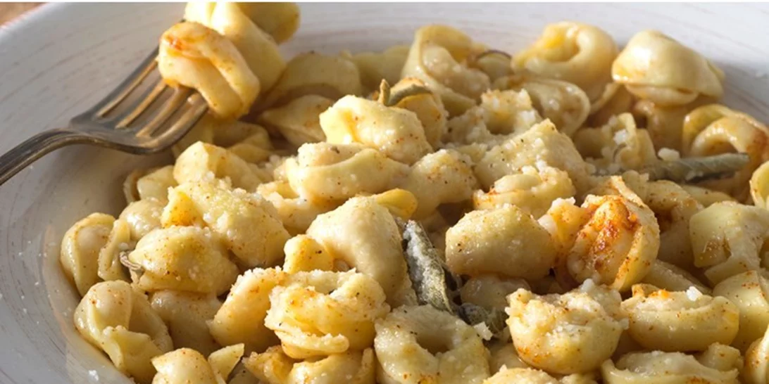 Τορτελίνι με βούτυρο και φασκόμηλο