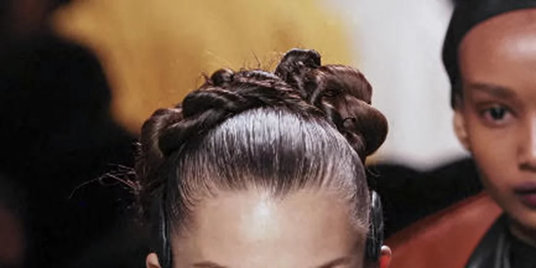 Το show-stopping μακιγιάζ της Bella Hadid είναι ό, τι πρέπει για τις γιορτές