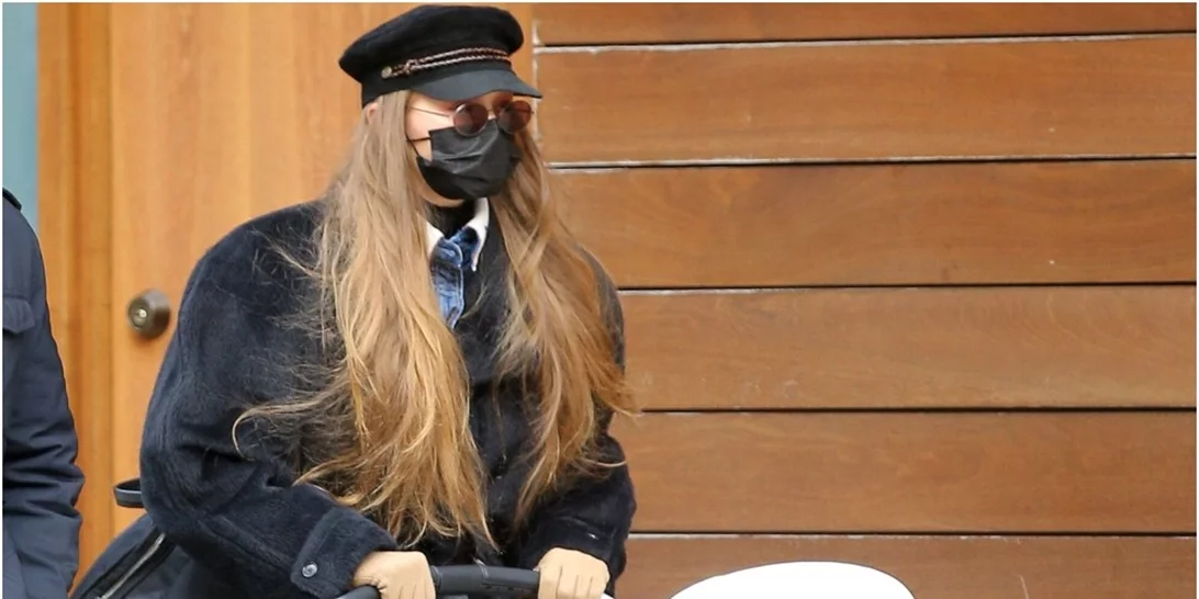 Gigi Hadid | Αναβάθμισε το look της με το πιο hot right now αξεσουάρ