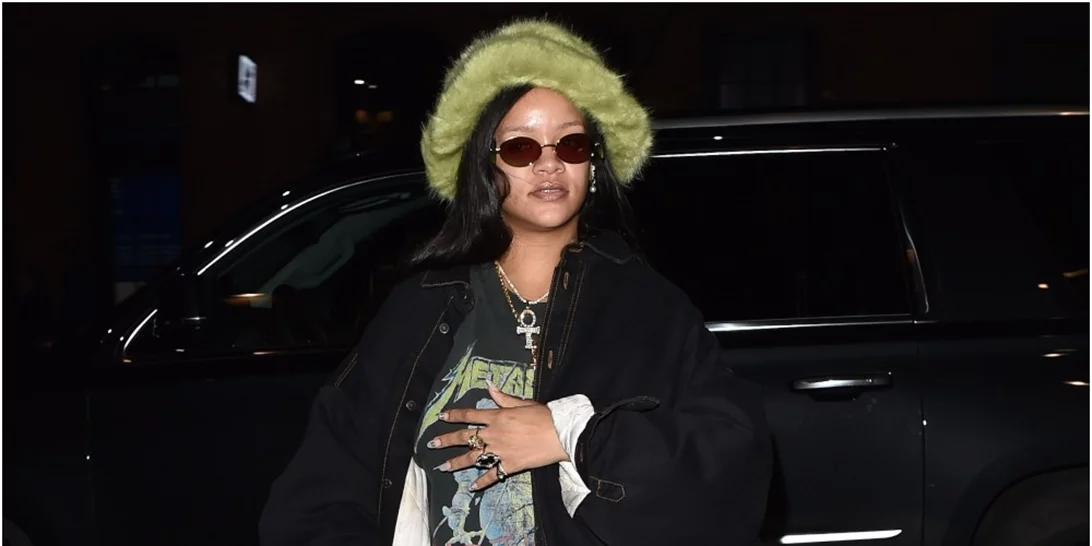 Rihanna | Η εντυπωσιακή εμφάνισή της με τζιν και γούνα στη Νέα Υόρκη