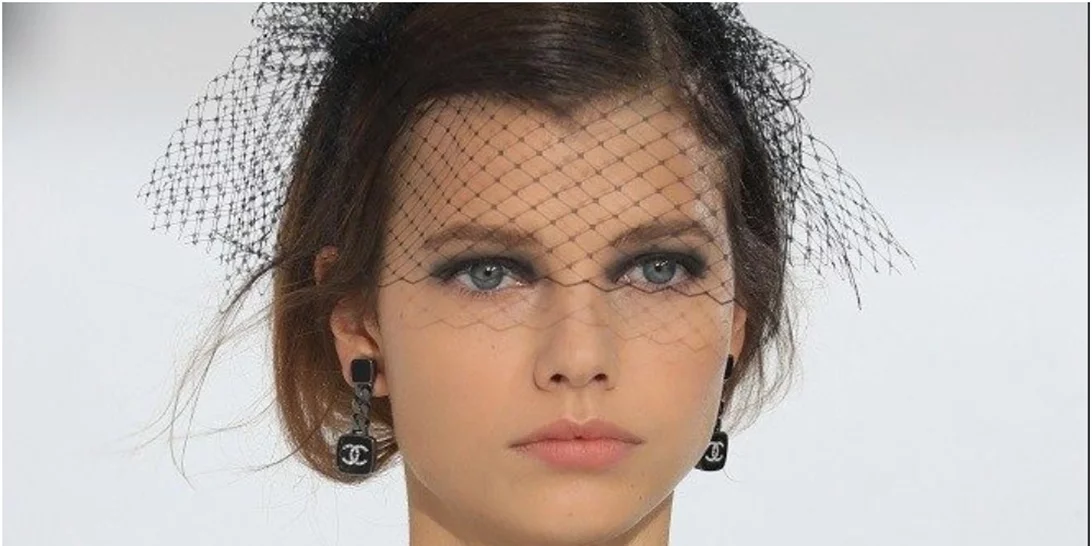 Σε δημοπρασία σπάνια κοσμήματα που σχεδίασε ο Karl Lagerfeld