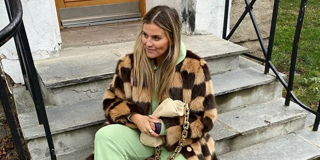 Αυτό είναι το παλτό που φορούν όλες οι influencers και θα ανανεώσει το στιλ σου