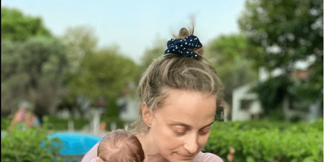 Η Λένα Δροσάκη μιλά για την εγκυμοσύνη της | Αποκαλύπτει πόσα κιλά πήρε αλλά και τις δυσκολίες που αντιμετώπισε (vid)