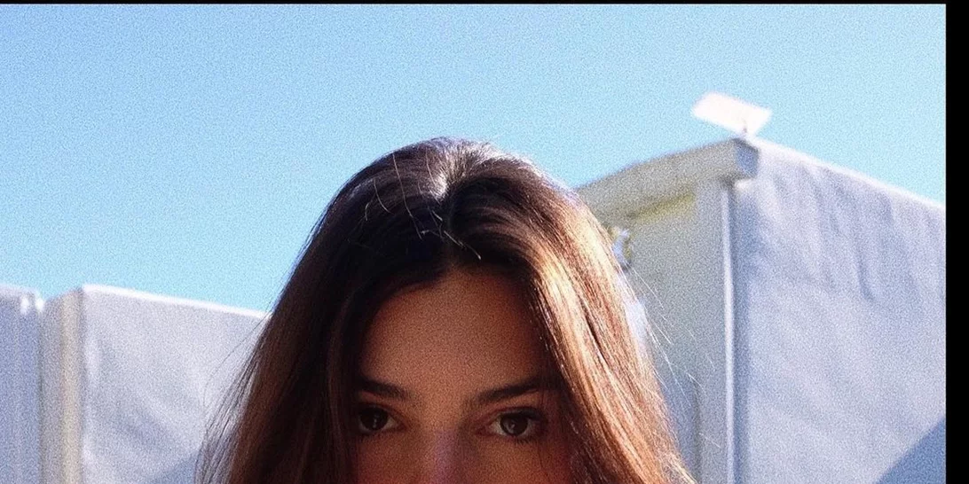 Emily Ratajkowski | Το nude μακιγιάζ της στη διάρκεια της εγκυμοσύνης της