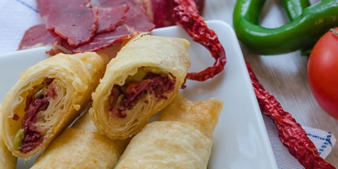 Φλογέρες με παστουρμά