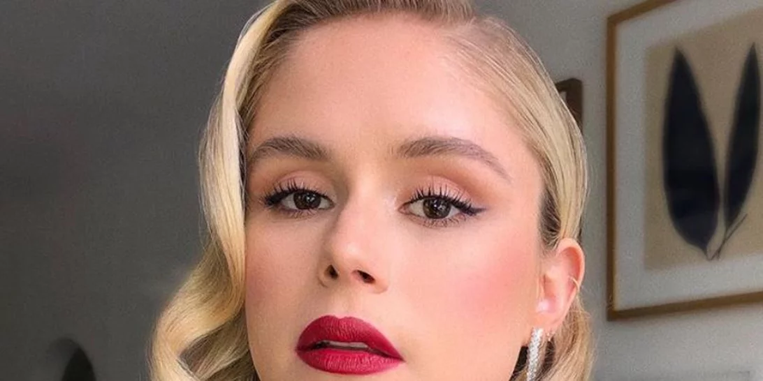 20 κομψά γιορτινά χτενίσματα που είναι πάντα στη μόδα