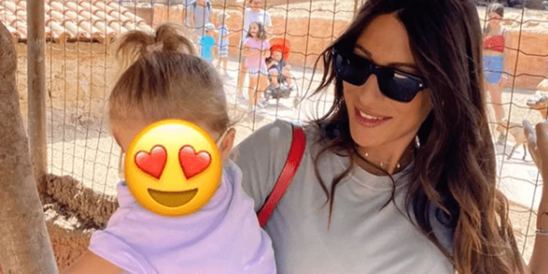 Φλορίντα Πετρουτσέλι | Μιλά ιταλικά με τη δύο ετών κόρη της, Μαίρη (vid)