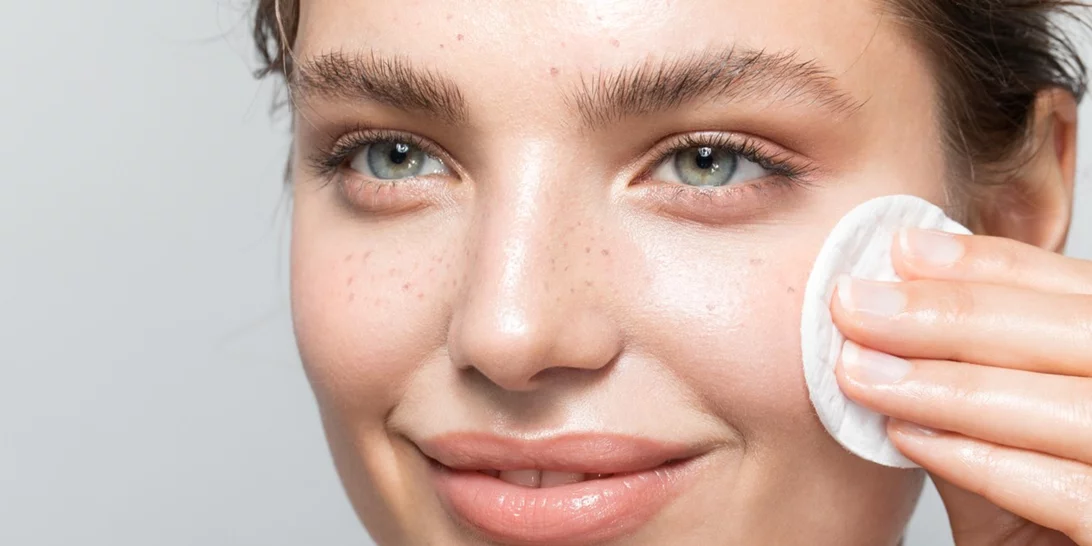 Face toners | Γιατί είναι σημαντικό να τα εντάξεις στην skincare ρουτίνα σου