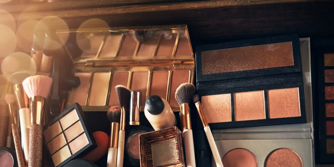 Πώς θα τακτοποιήσεις σωστά τα καλλυντικά σου