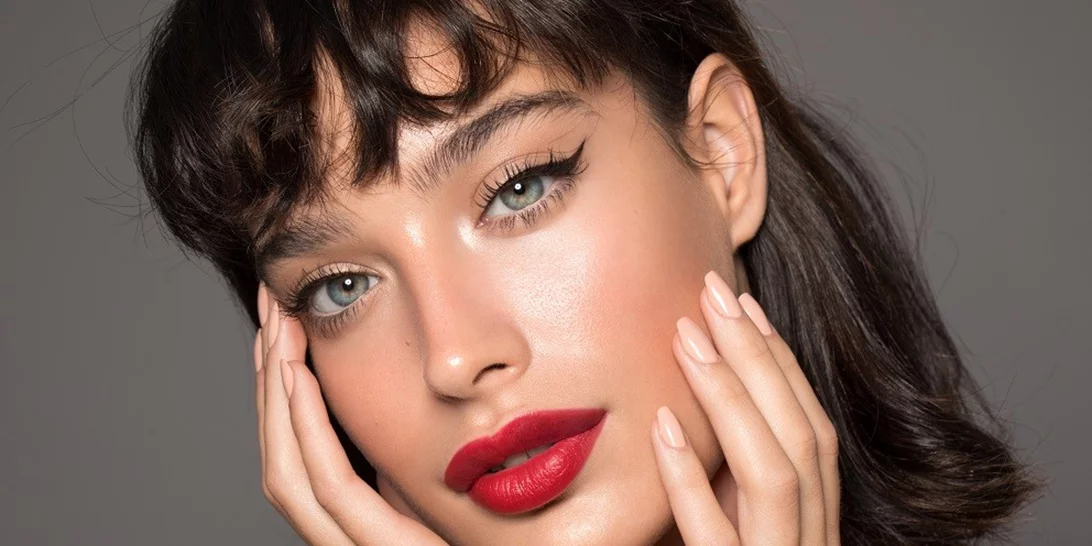 Δοκιμάσαμε το viral makeup TikTok του μήνα και πετύχαμε τέλεια cat eyes