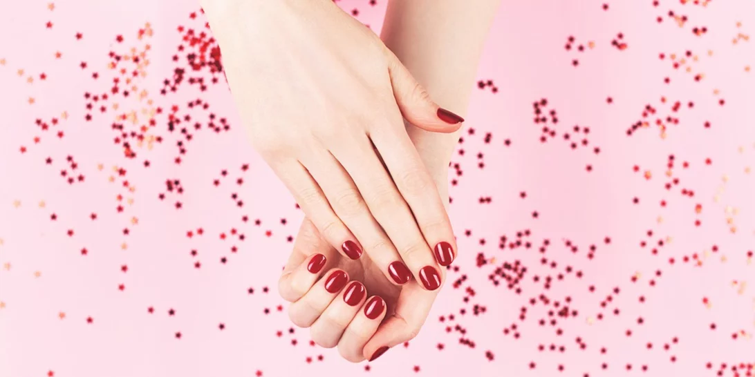 Velvet nails | Το trend στα νύχια που έχει κατακλύσει το Instagram