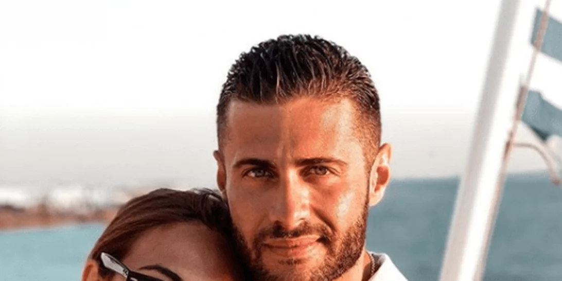 Just the 3 of Us | Η Ευρυδίκη Βαλαβάνη και ο Κωνσταντίνος Βασάλος είναι οικογένεια