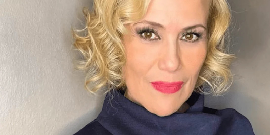 Κωνσταντίνα Μιχαήλ: Το κοντό σορτς και η πόζα στο άδειο θέατρο της Επιδαύρου