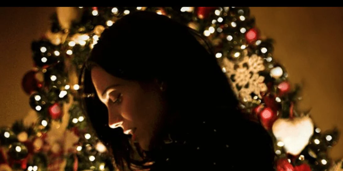 Κρυσταλλία Ρήγα | Ποζάρει με γυμνή φουσκωμένη κοιλίτσα στον φακό του συζύγου της