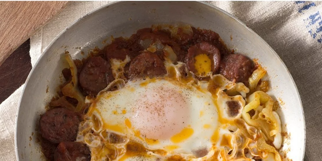 Σαγανάκι με σουτζούκι