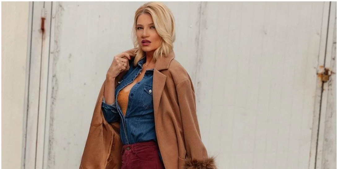 Το διαχρονικό παλτό που θα αγοράσεις στις εκπτώσεις | To εμπιστεύονται όλες οι Ελληνίδες celebrities