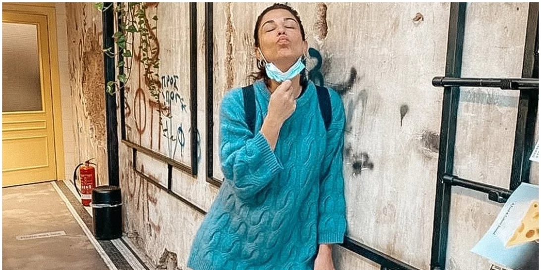 Η Κατερίνα Παπουτσάκη με cable knit πουλόβερ από τα H&M | Η αγορά-επένδυση του φετινού χειμώνα