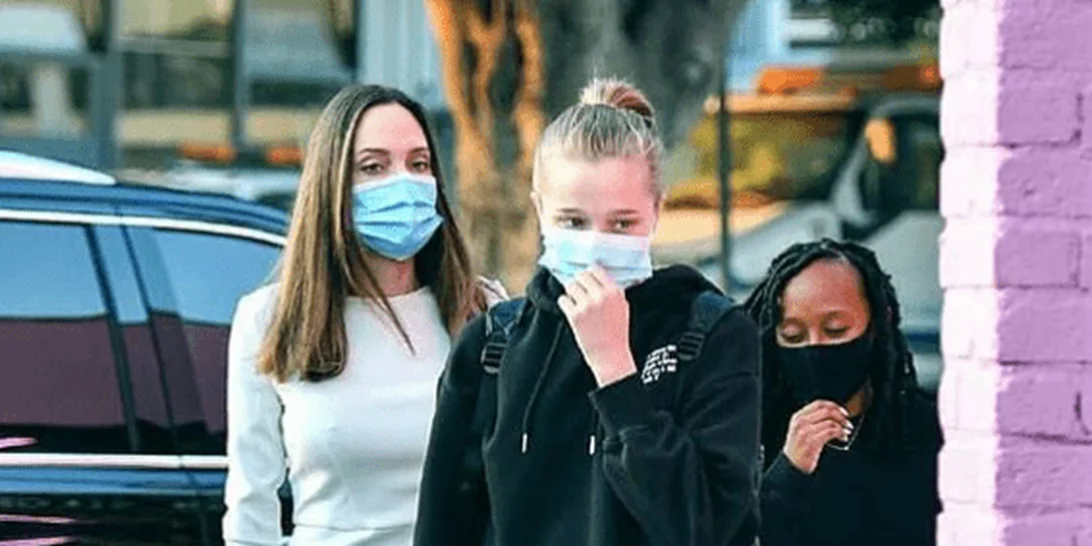 Shiloh Jolie - Pitt | Η αλλαγή στο στιλ της - Πανύψηλη και με μακριά πλέον μαλλιά η 14χρονη κόρη της Angelina Jolie και του Brad Pitt